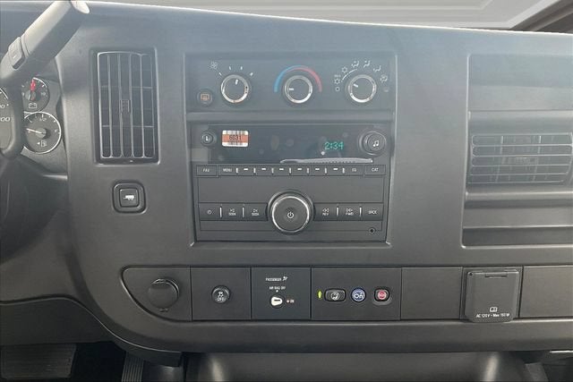 2026 Chevrolet Express Passenger 1LS