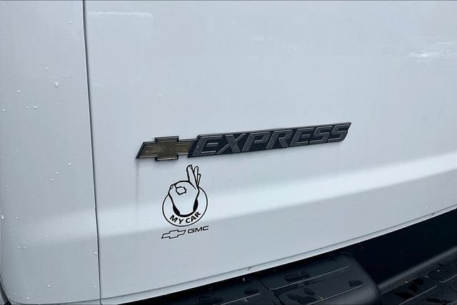 2026 Chevrolet Express Passenger 1LS