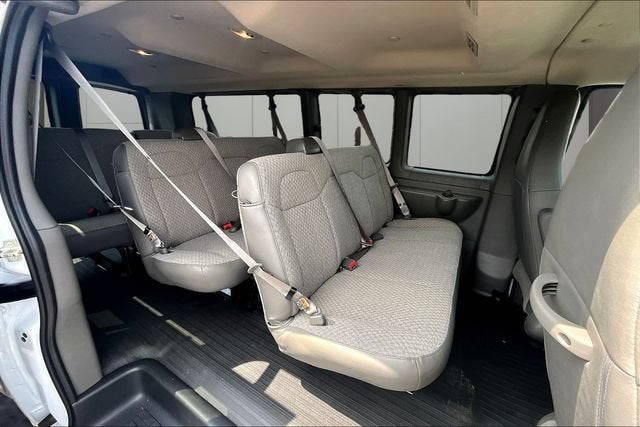 2026 Chevrolet Express Passenger 1LS