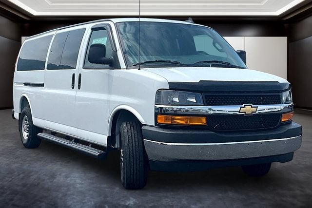 2026 Chevrolet Express Passenger 1LS