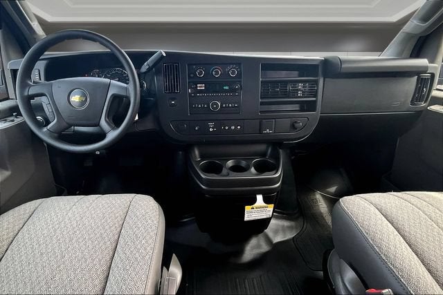 2026 Chevrolet Express Passenger 1LS
