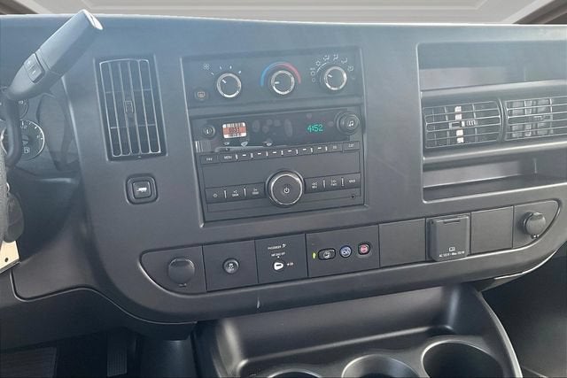 2026 Chevrolet Express Passenger 1LS