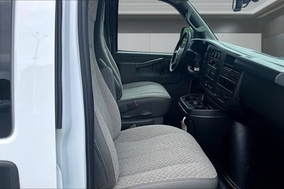 2026 Chevrolet Express Passenger 1LS