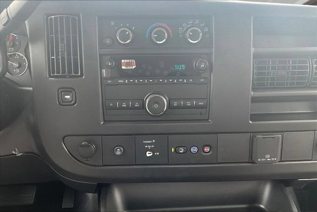2026 Chevrolet Express Passenger 1LS
