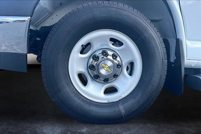2026 Chevrolet Express Passenger 1LS