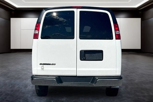 2026 Chevrolet Express Passenger 1LS