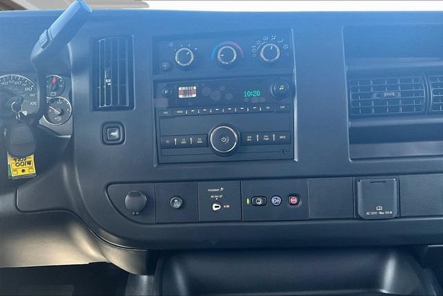 2026 Chevrolet Express Passenger 1LS