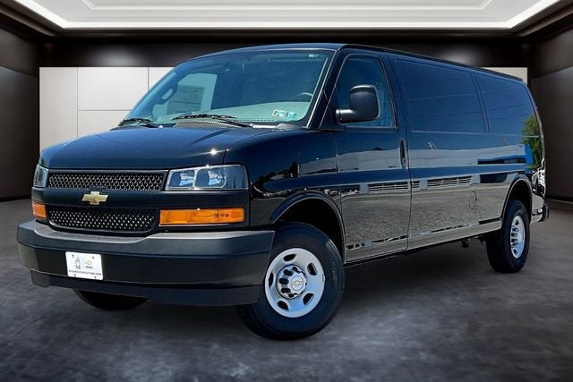 2026 Chevrolet Express 2500 Extended Work Van HD's photo