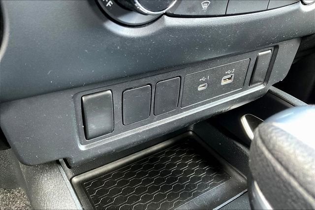 2022 Nissan Frontier Crew Cab SV 4x2