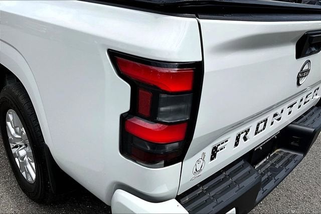 2022 Nissan Frontier Crew Cab SV 4x2