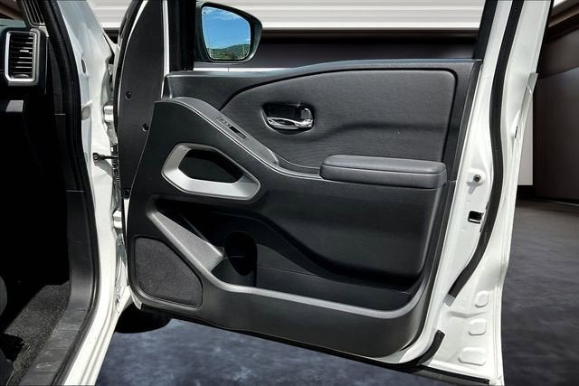 2022 Nissan Frontier Crew Cab SV 4x2