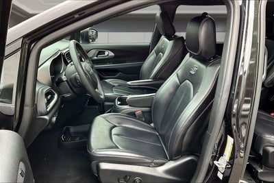 2023 Chrysler Pacifica Hybrid Touring L