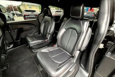 2023 Chrysler Pacifica Hybrid Touring L