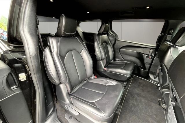 2023 Chrysler Pacifica Hybrid Touring L