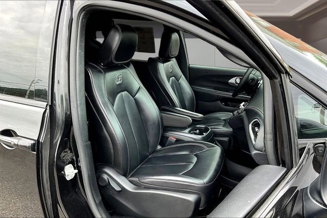 2023 Chrysler Pacifica Hybrid Touring L