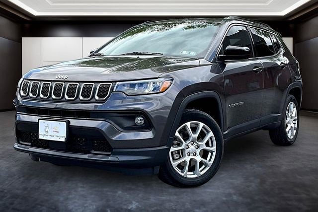2023 Jeep Compass Latitude Lux 4X4's photo