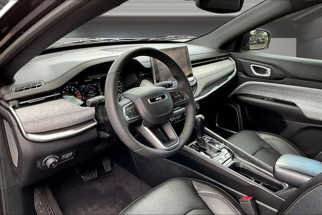 2023 Jeep Compass Latitude Lux FWD