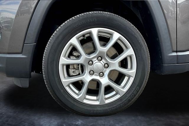 2023 Jeep Compass Latitude Lux FWD