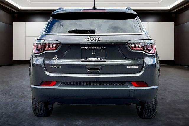 2023 Jeep Compass Latitude Lux FWD