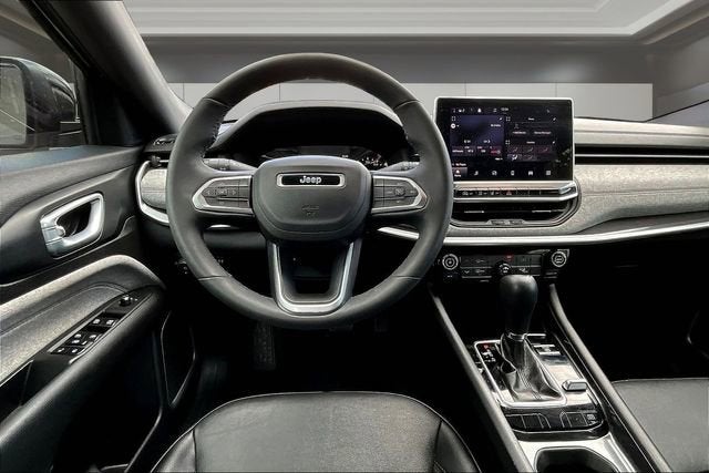 2023 Jeep Compass Latitude Lux FWD