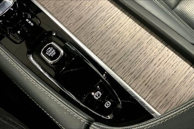 2023 Volvo XC90 Recharge Plug-In Hyb Ultimate Bright Theme