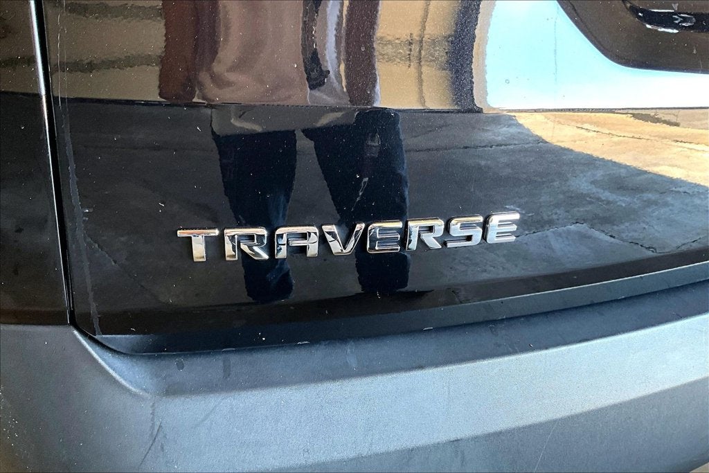 2023 Chevrolet Traverse LS