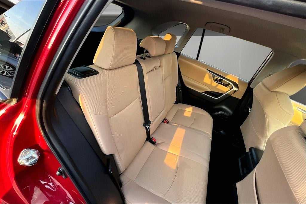 2021 Toyota RAV4 LE