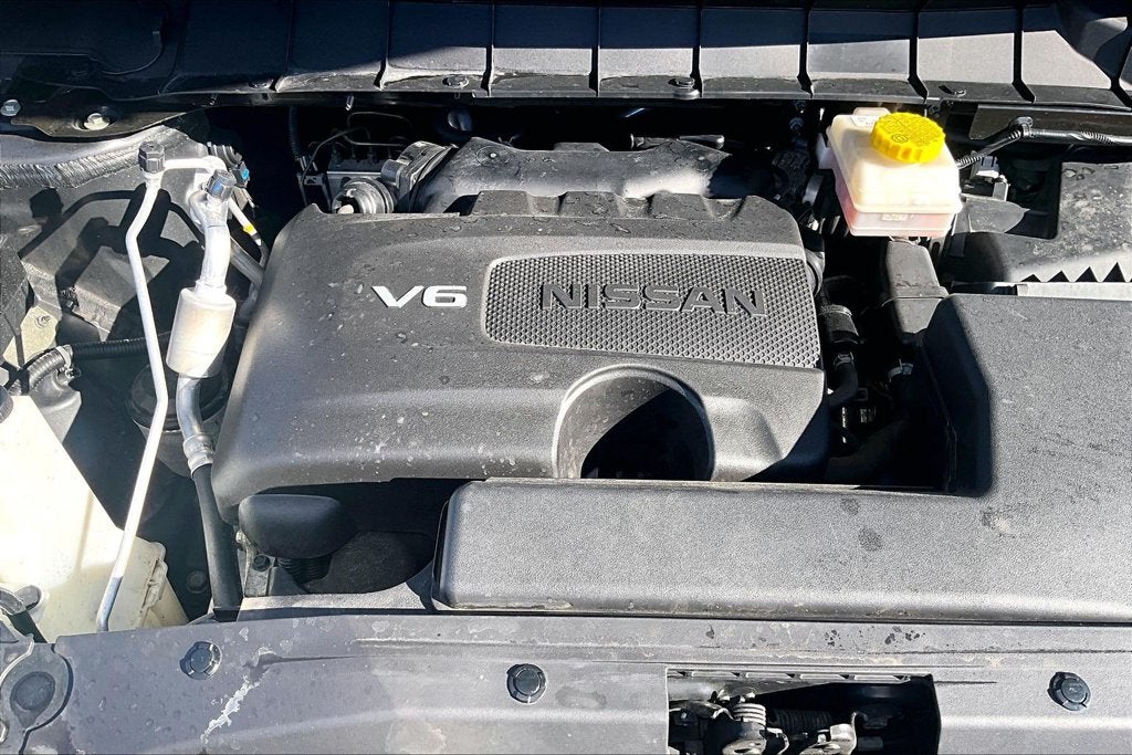 2022 Nissan Pathfinder SV
