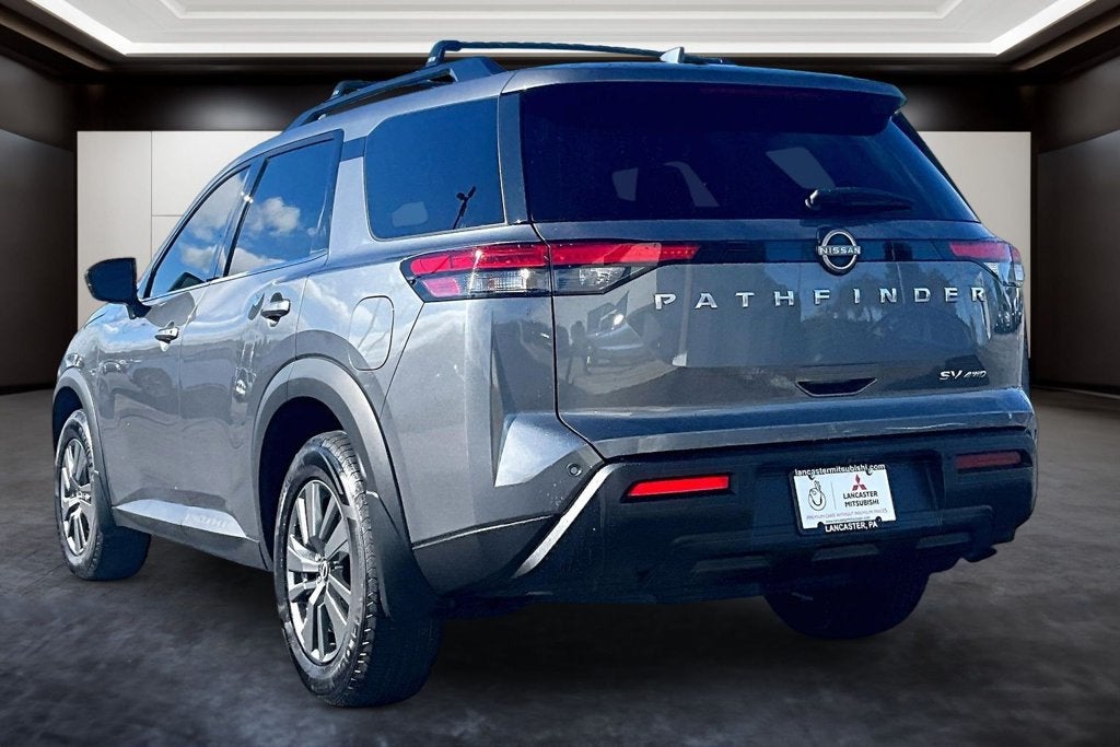 2022 Nissan Pathfinder SV