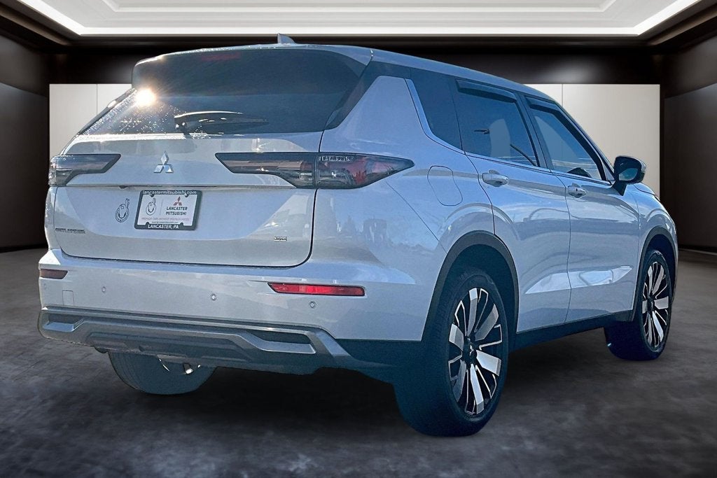 2026 Mitsubishi Outlander SE