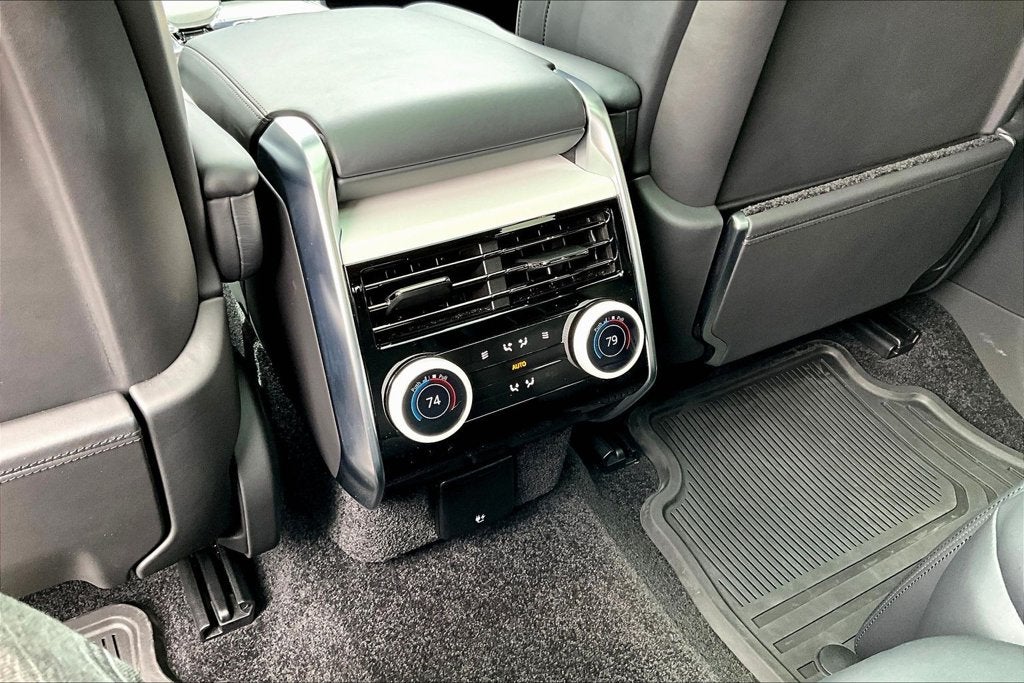 2023 Land Rover Range Rover SV