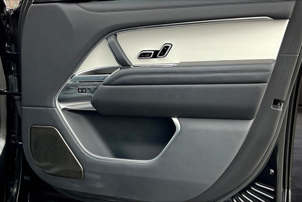 2023 Land Rover Range Rover SV